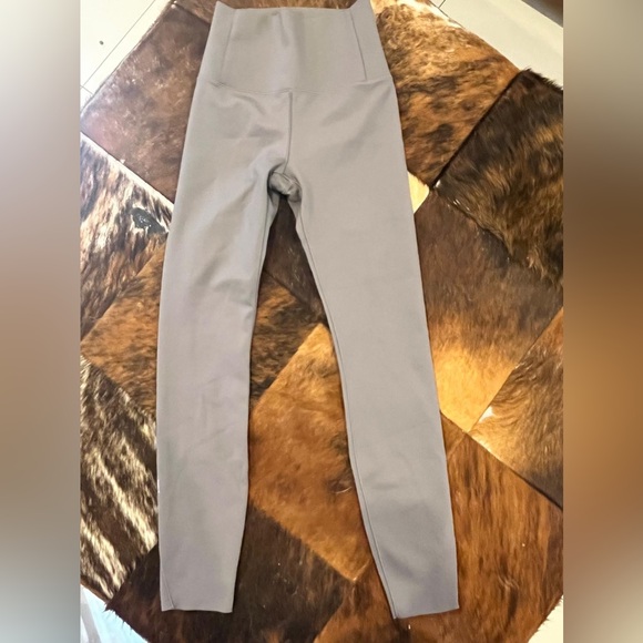 Vuori Evolve Uplift Leggings Smoke - Picture 2 of 6